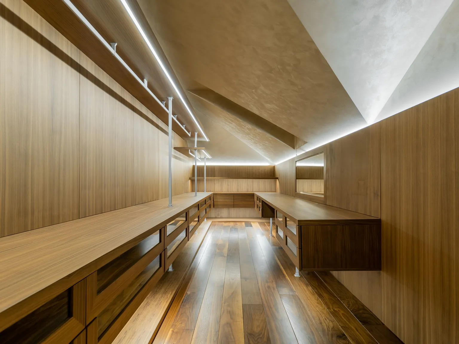 Built-in cupboard under the sloping roof