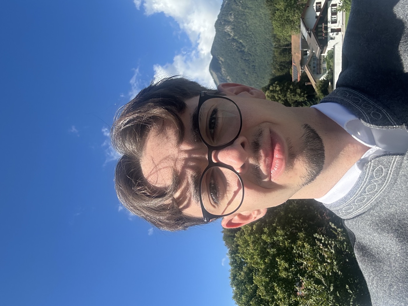 Thomas Eichinger vor den Bergen bei Marquartstein